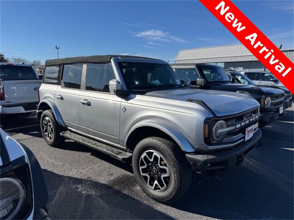 2022 Ford Bronco 4-Door Outer Banks's photo