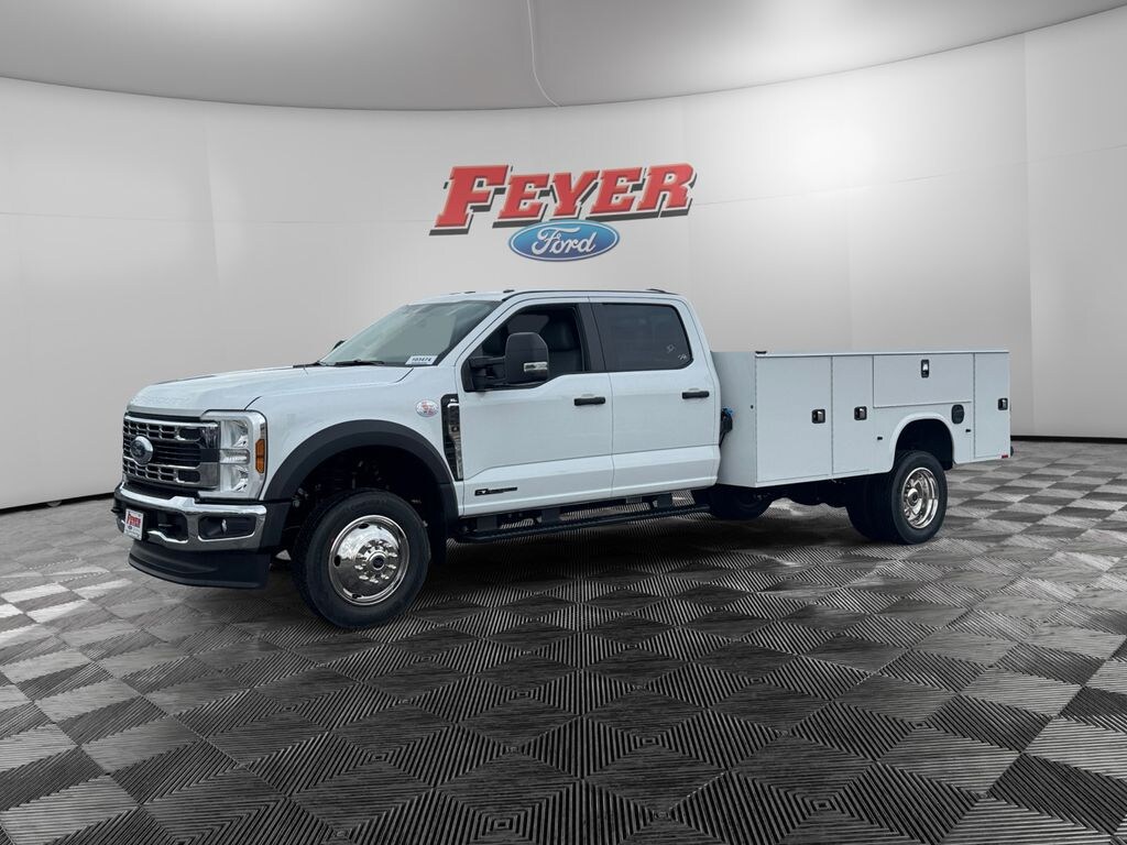 New 2026 Ford Super Duty F-450 XL w/Knapheide Service Body Chassis