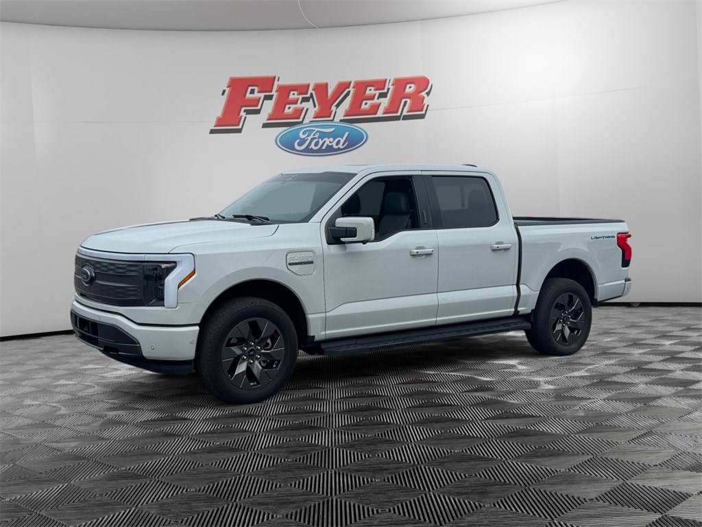 2023 Ford F-150 Lightning Lariat's photo
