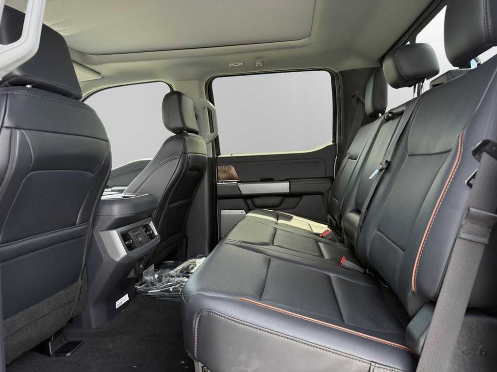 2026 Ford F-350 Super Duty Lariat - Photo 13