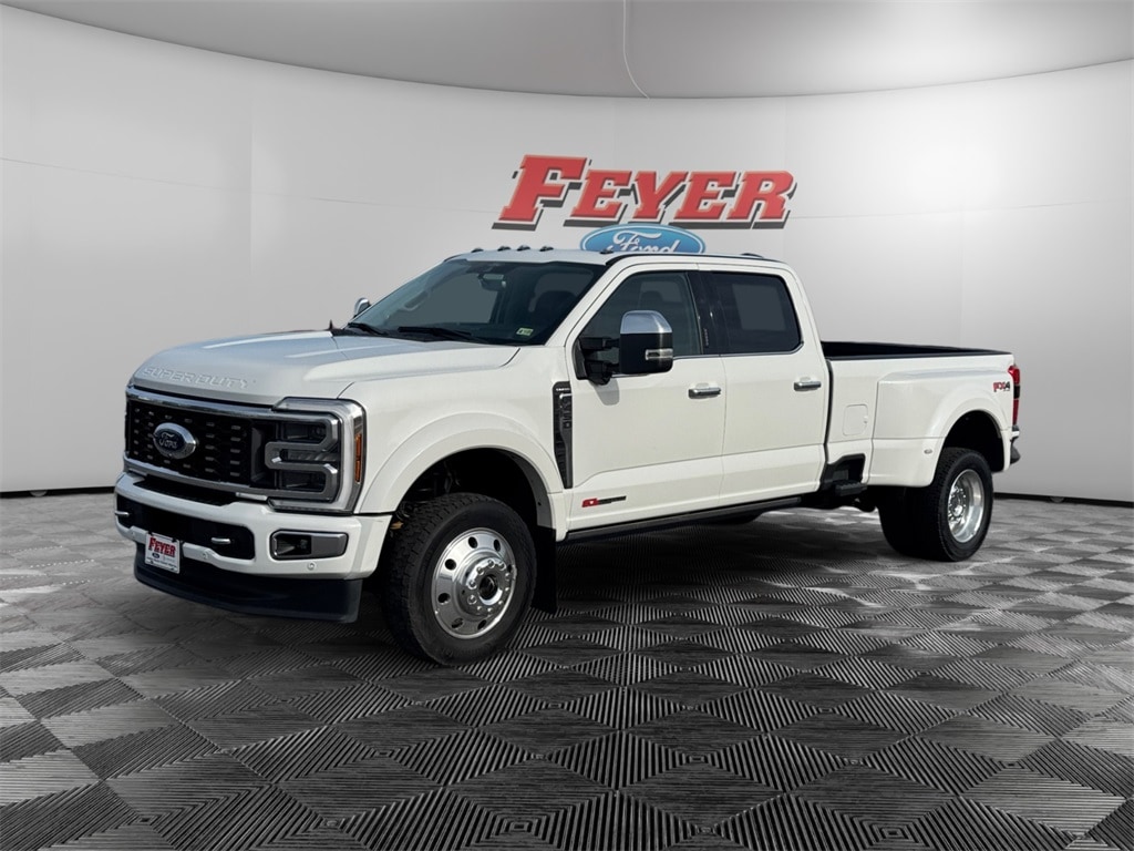 2024 Ford F-450 Super Duty Limited's photo
