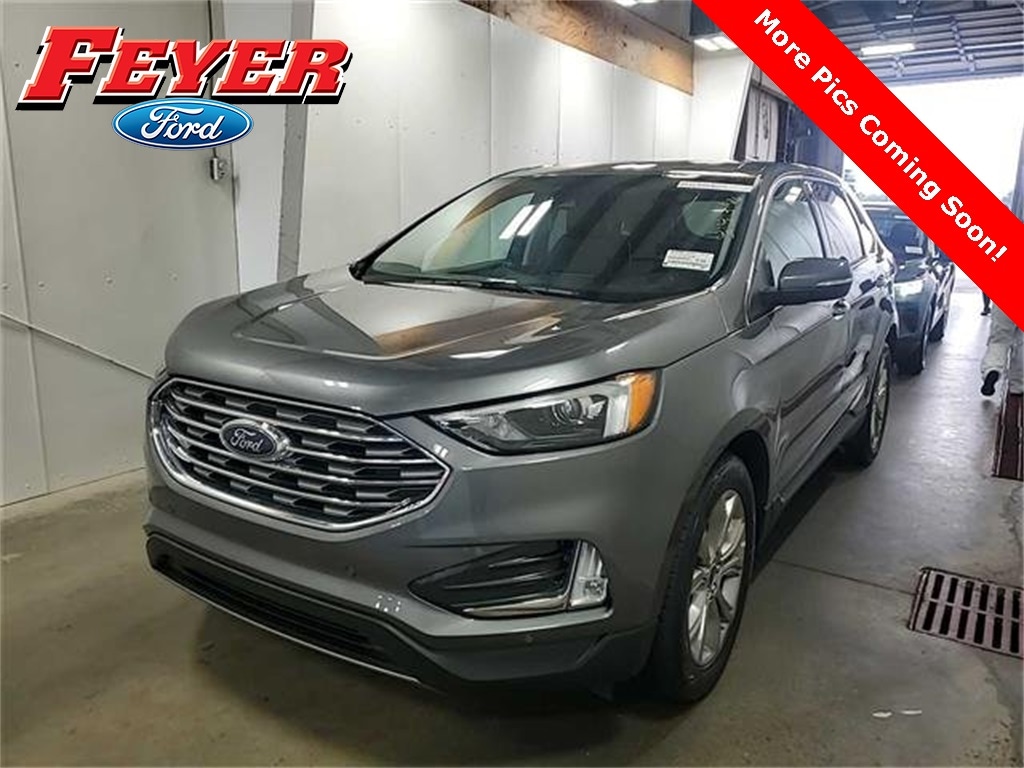 2024 Ford Edge Titanium's photo