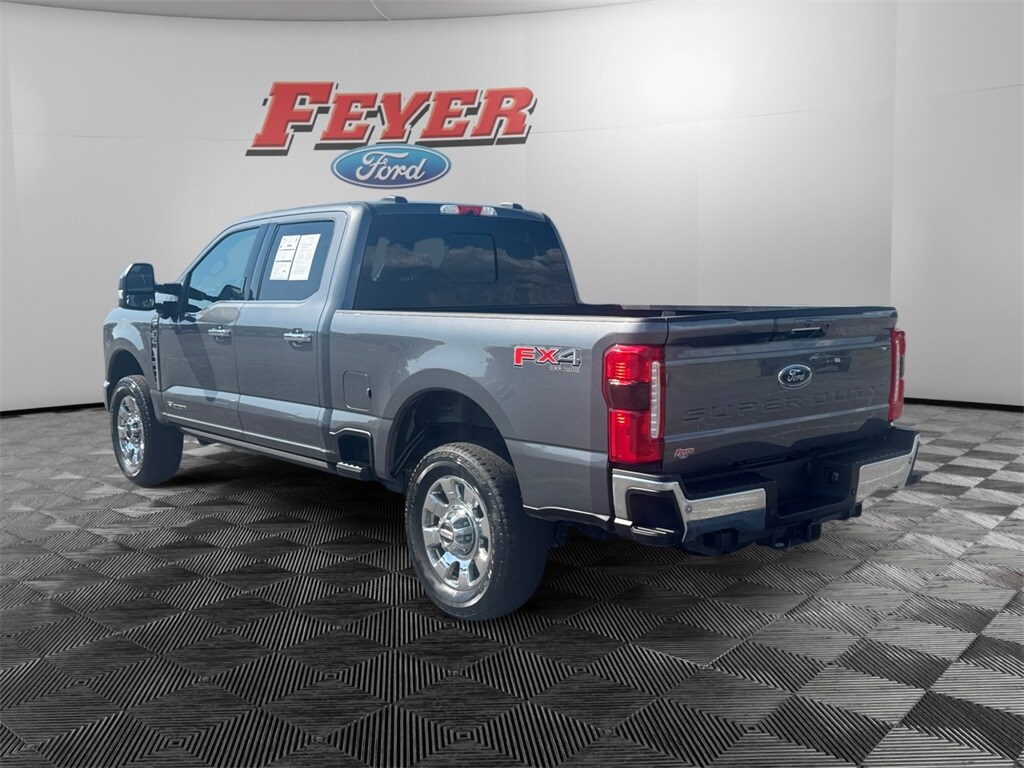2024 Ford F-350 Lariat photo 3