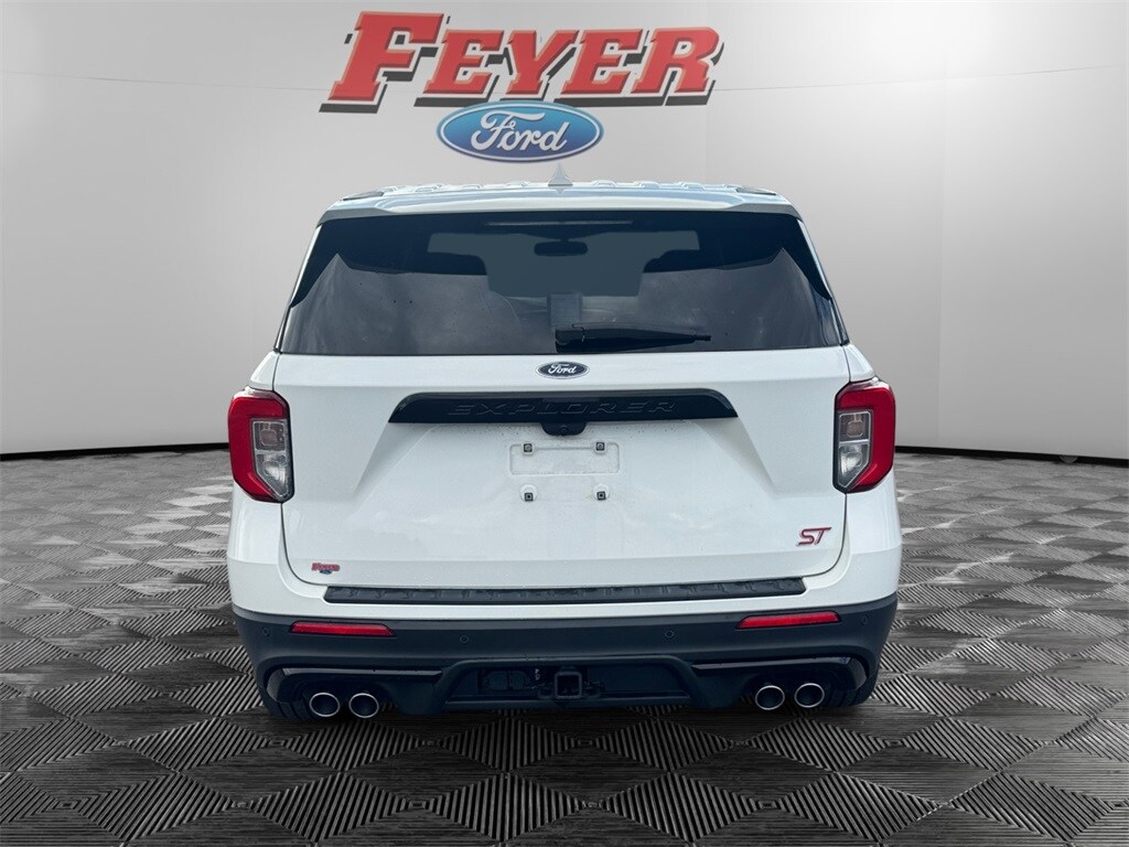 2022 Ford Explorer ST photo 2