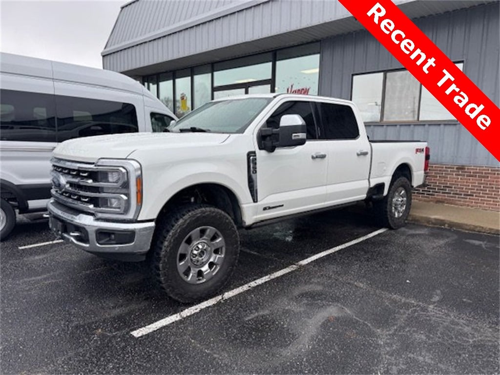 2023 Ford F-350 Super Duty Lariat's photo