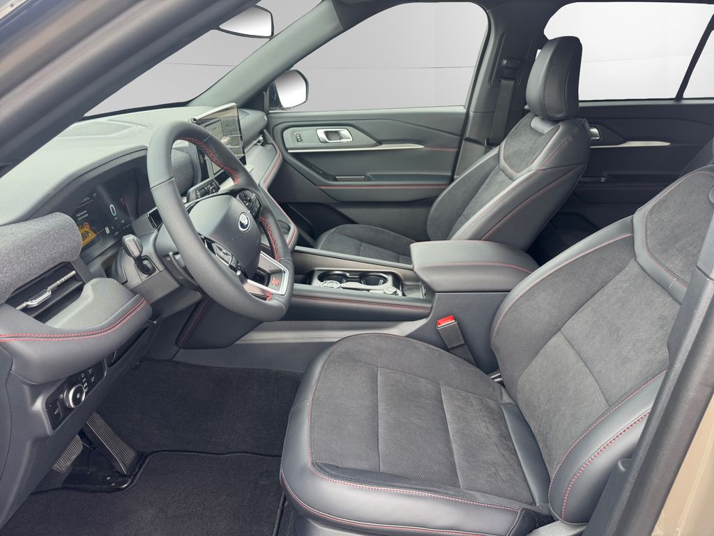 2026 Ford Explorer ST - Photo 13