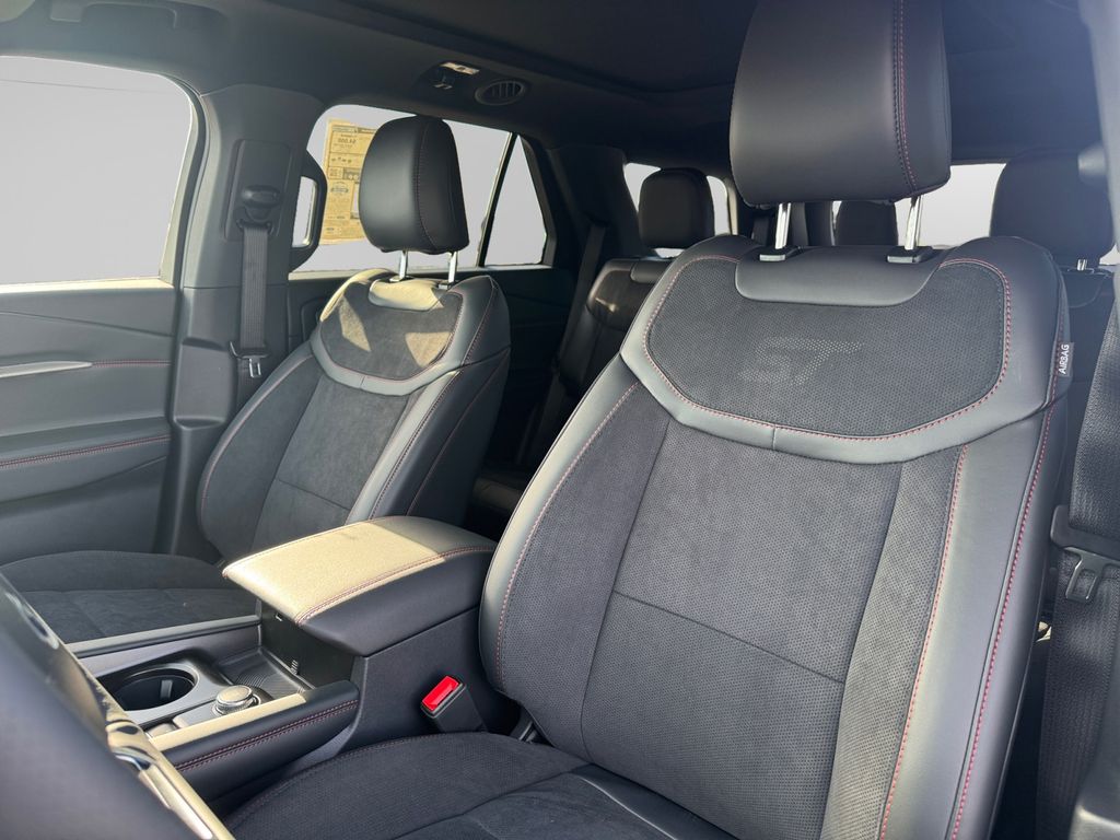 2026 Ford Explorer ST - Photo 13