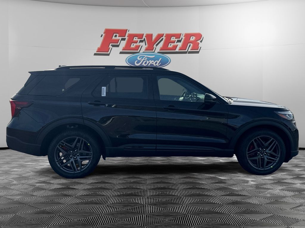 2026 Ford Explorer ST - Photo 8