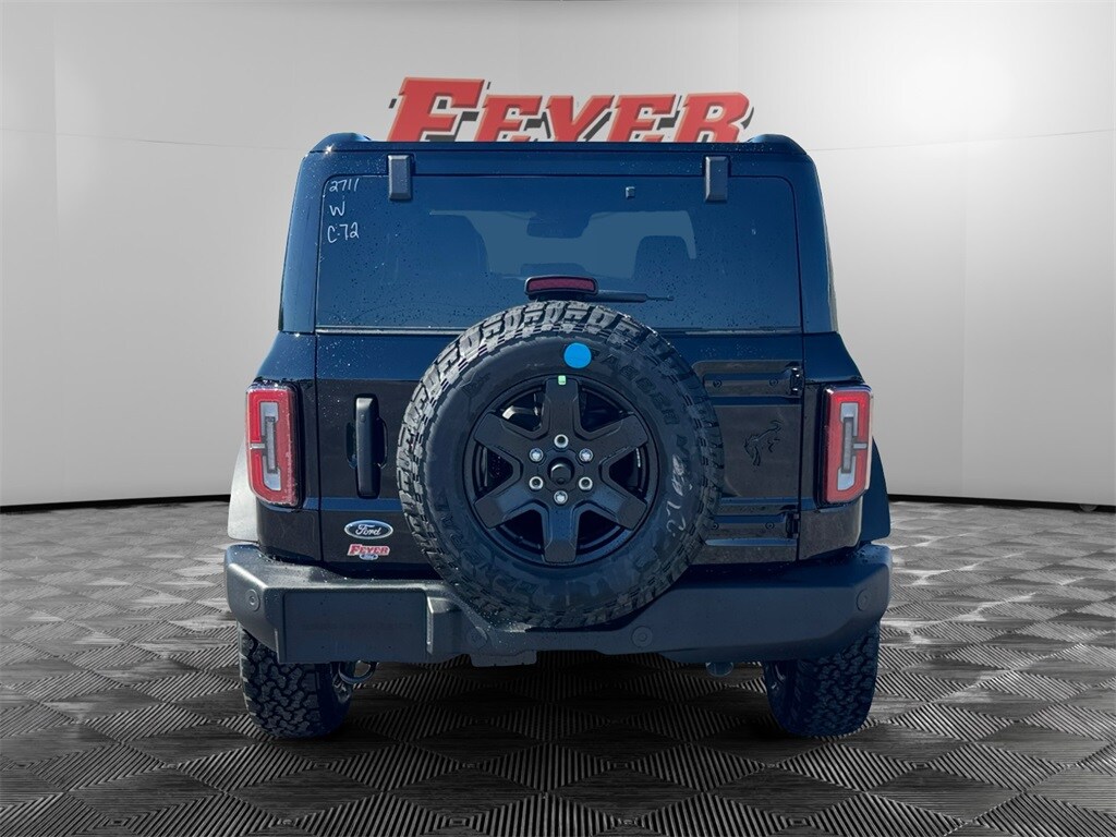 2025 Ford Bronco Outer Banks photo 4