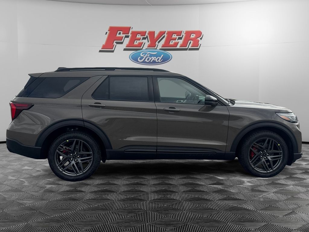 2026 Ford Explorer ST - Photo 8