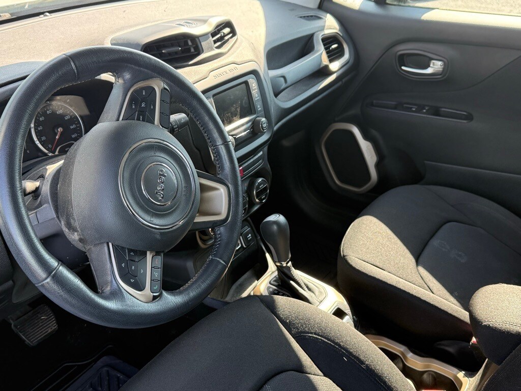 2015 Jeep Renegade Latitude photo 3