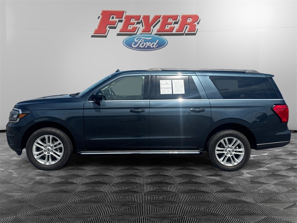 2022 Ford Expedition MAX XLT photo 2