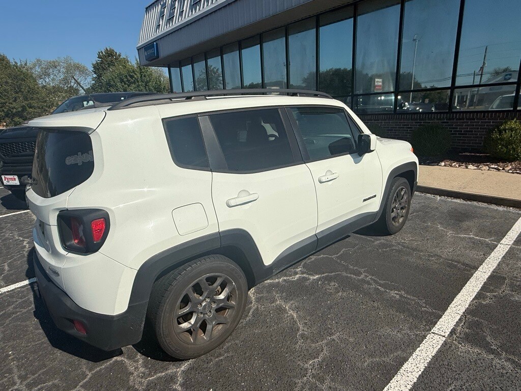 2015 Jeep Renegade Latitude photo 4