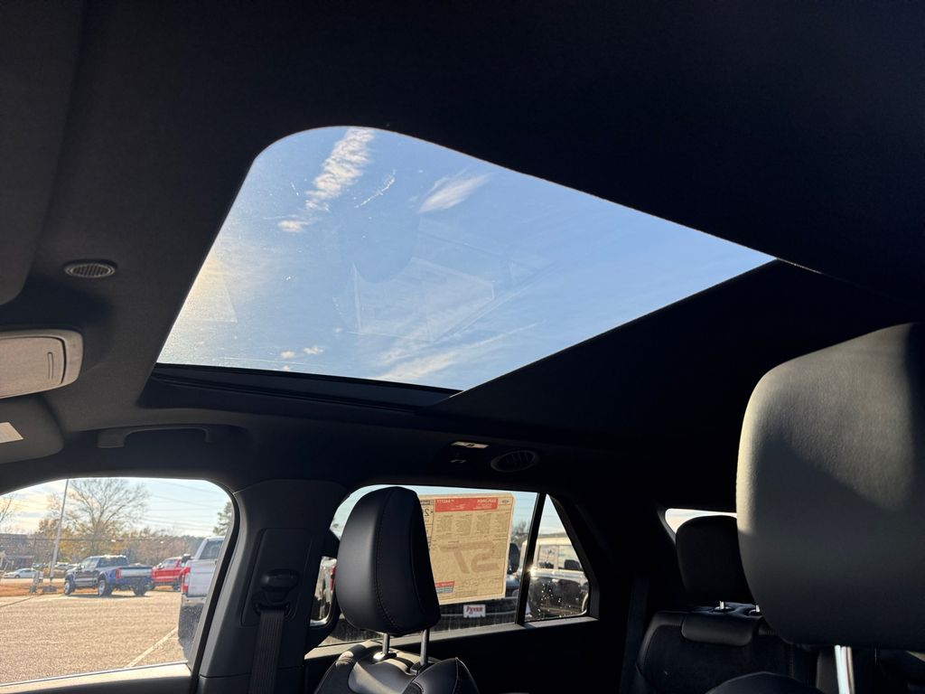 2026 Ford Explorer ST - Photo 22
