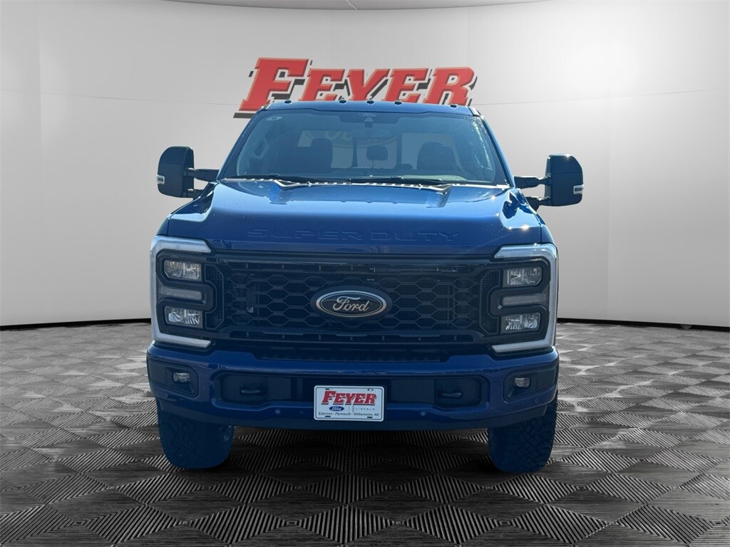 2026 Ford F-250 Lariat photo 2
