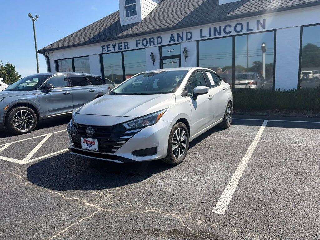Certified 2025 Nissan Versa 1.6 SV Sedan