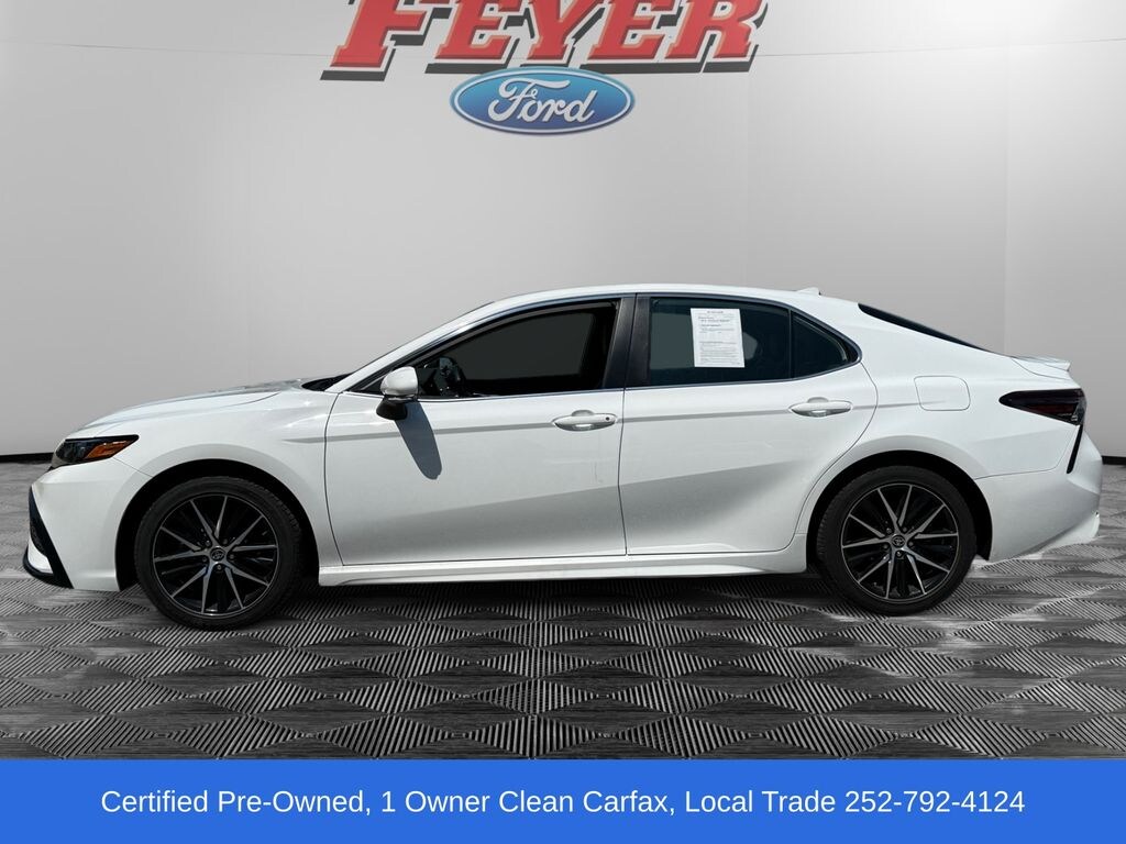 Used 2023 Toyota Camry SE Sedan