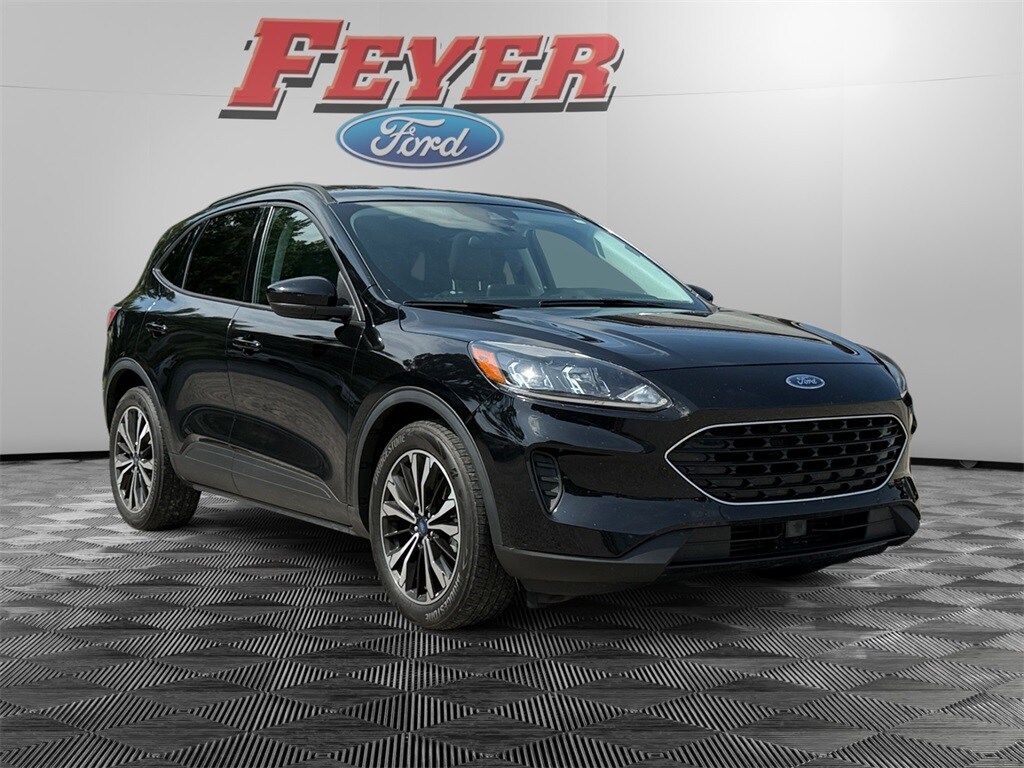 2022 Ford Escape SE photo 3