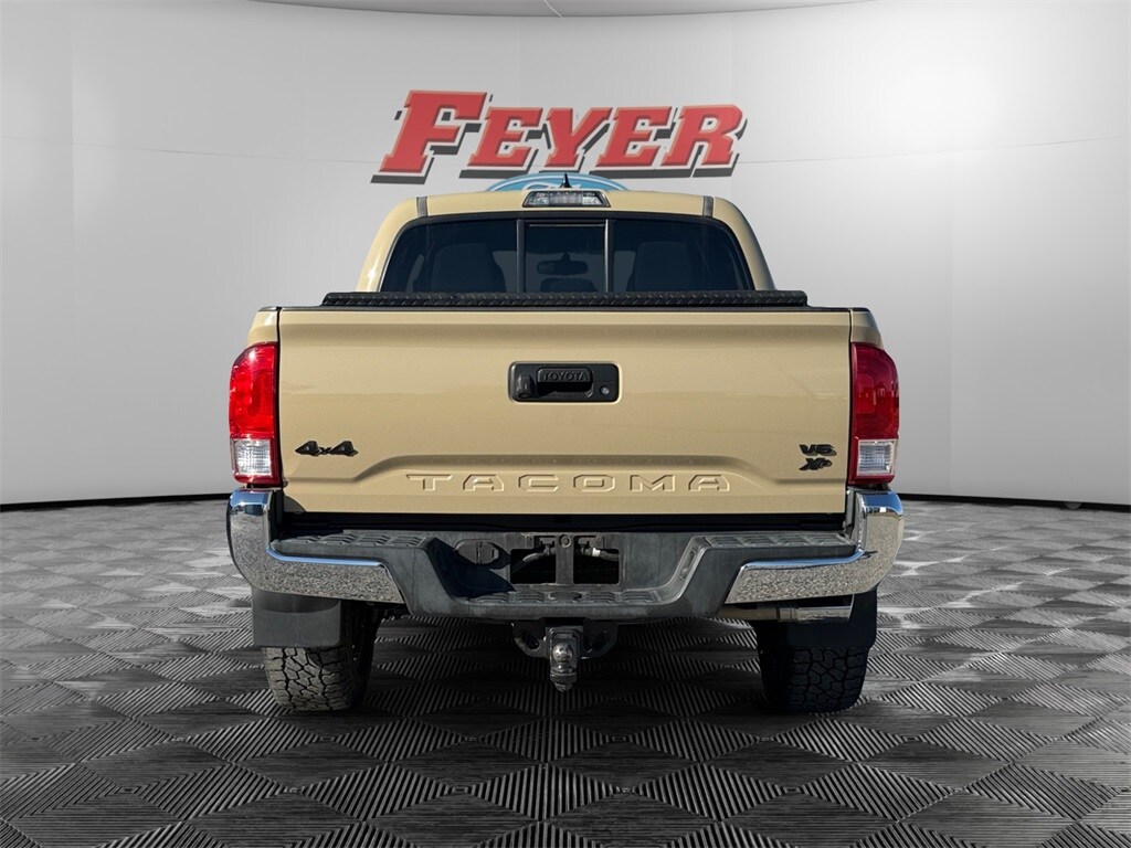 2017 Toyota Tacoma SR5 photo 3