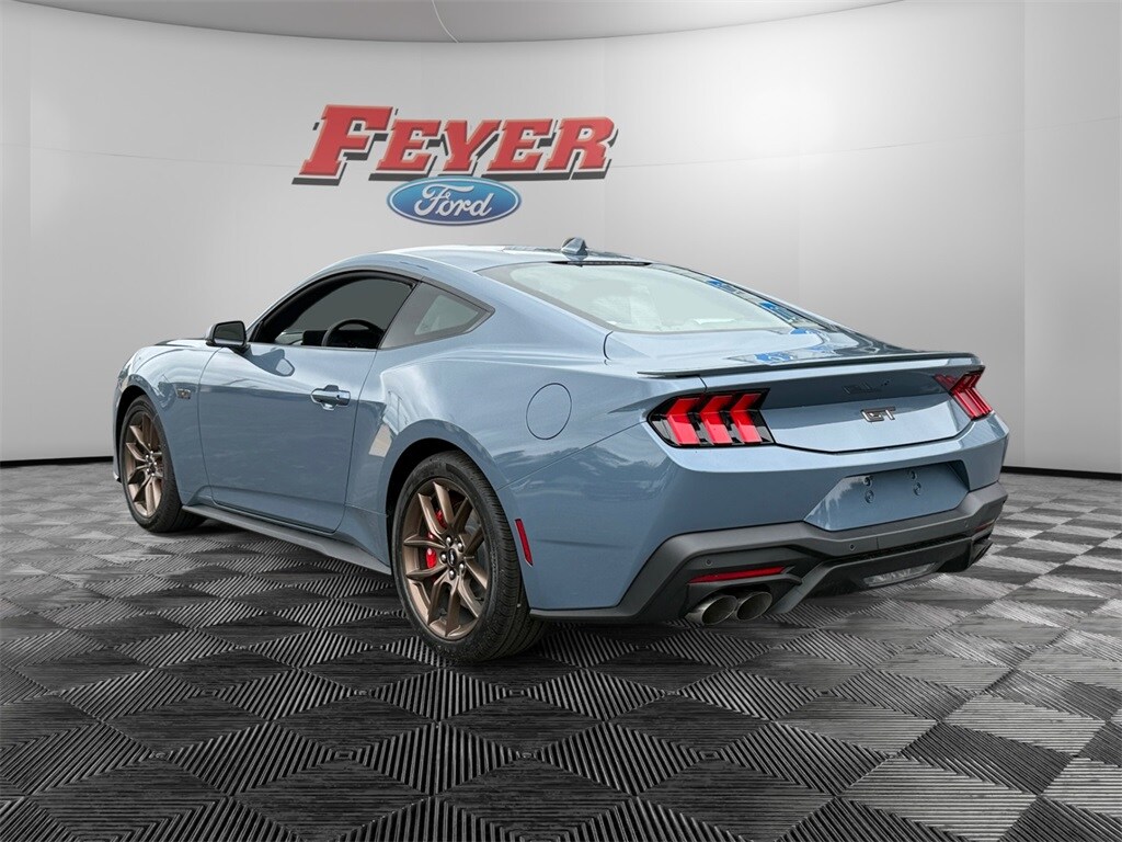 2025 Ford Mustang GT Premium photo 3