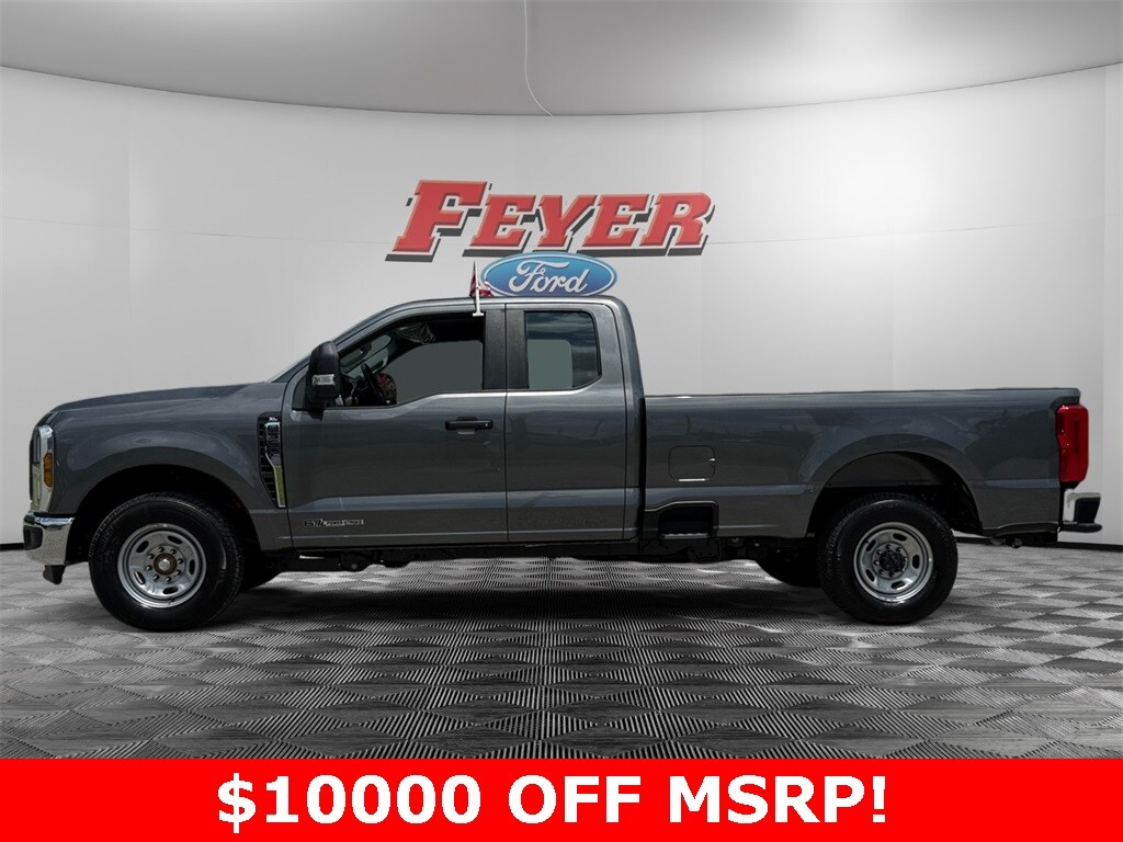 2025 Ford F-350 XL photo 4