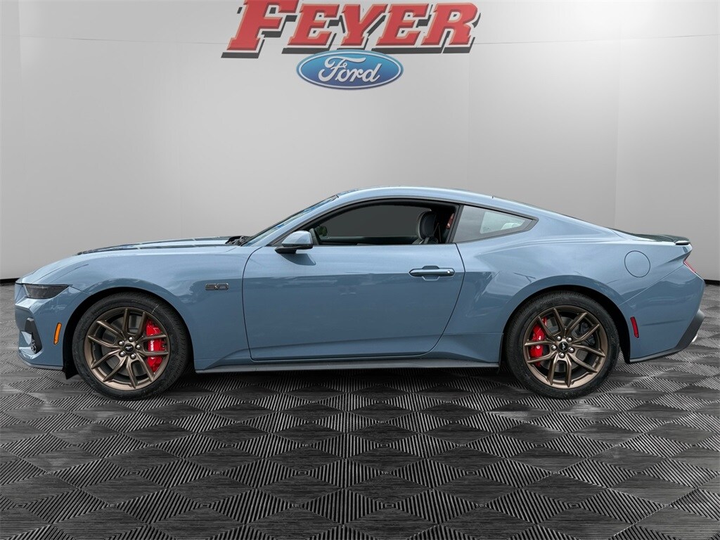 2025 Ford Mustang GT Premium photo 2