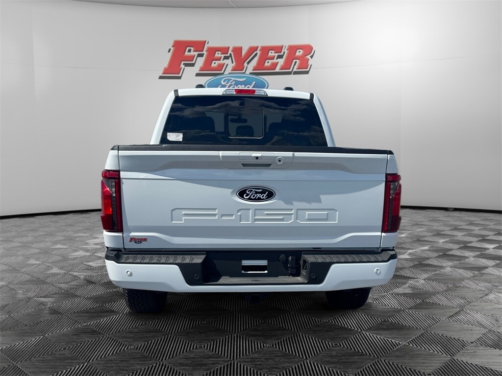 2025 Ford F-150 XLT photo 2