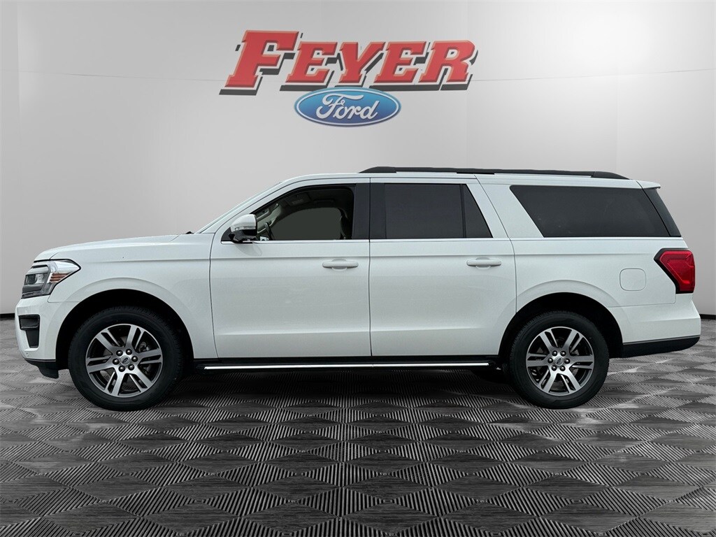 2023 Ford Expedition MAX XLT photo 2