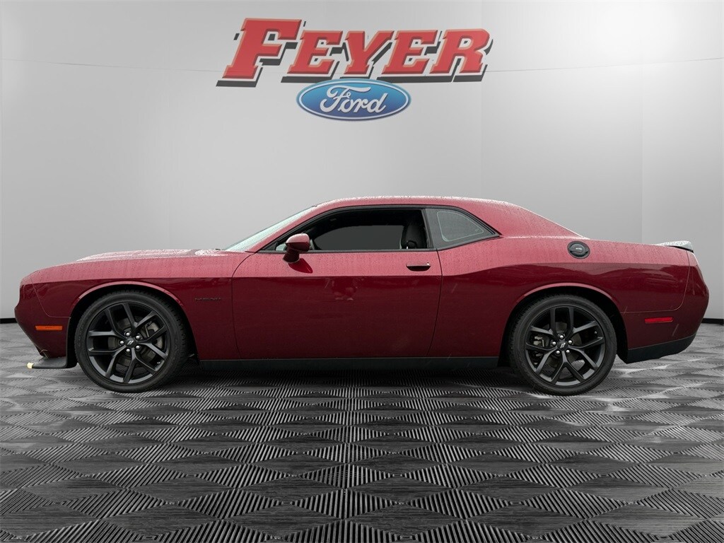 2022 Dodge Challenger R/T photo 2