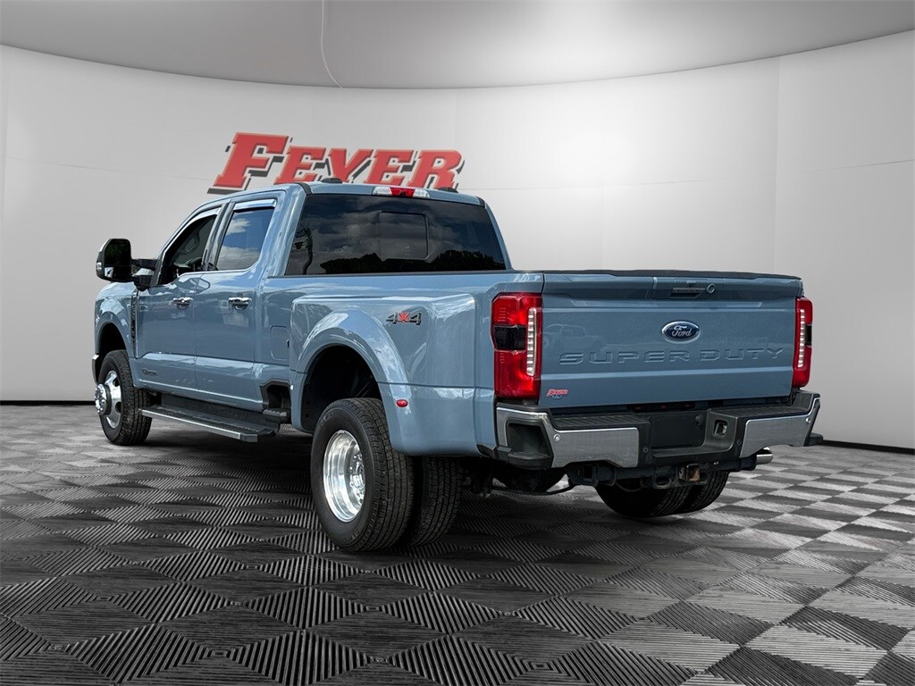 2023 Ford F-350 photo 3