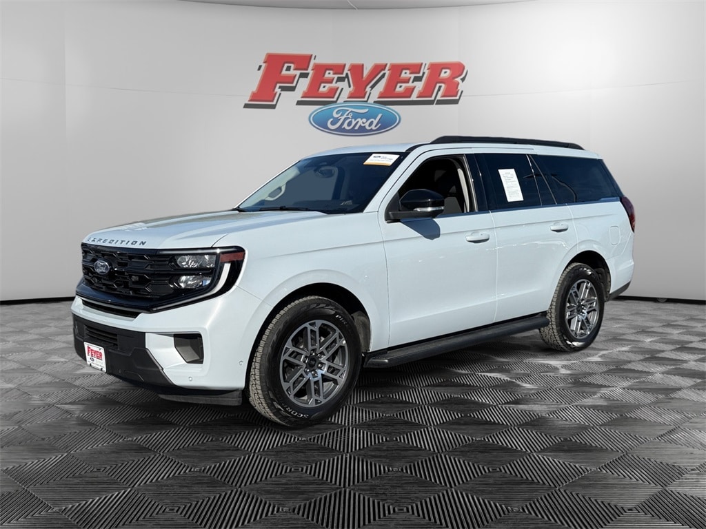 2025 Ford Expedition Active's photo