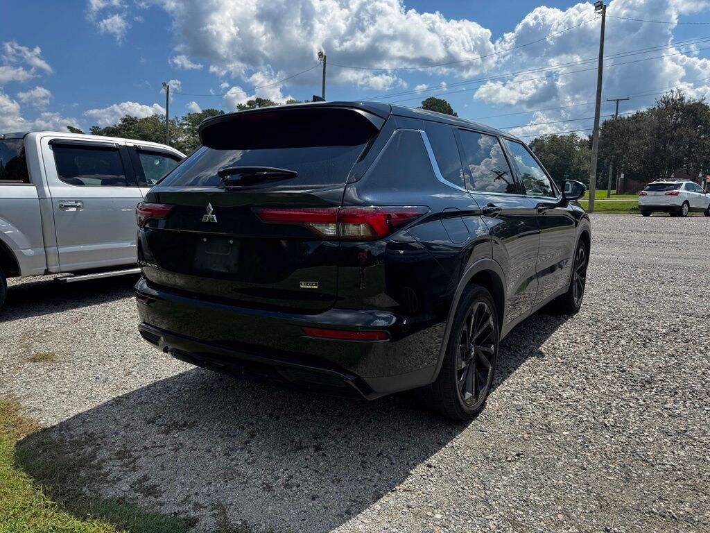 Used 2022 Mitsubishi Outlander SE SUV
