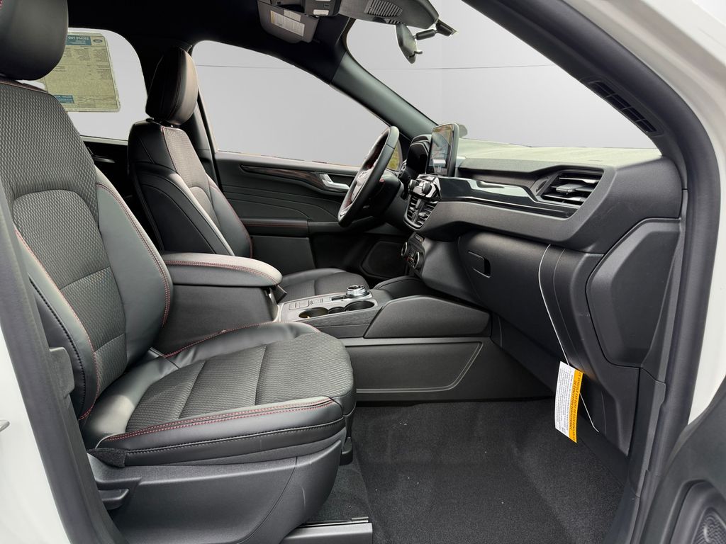 2026 Ford Escape ST-Line - Photo 14