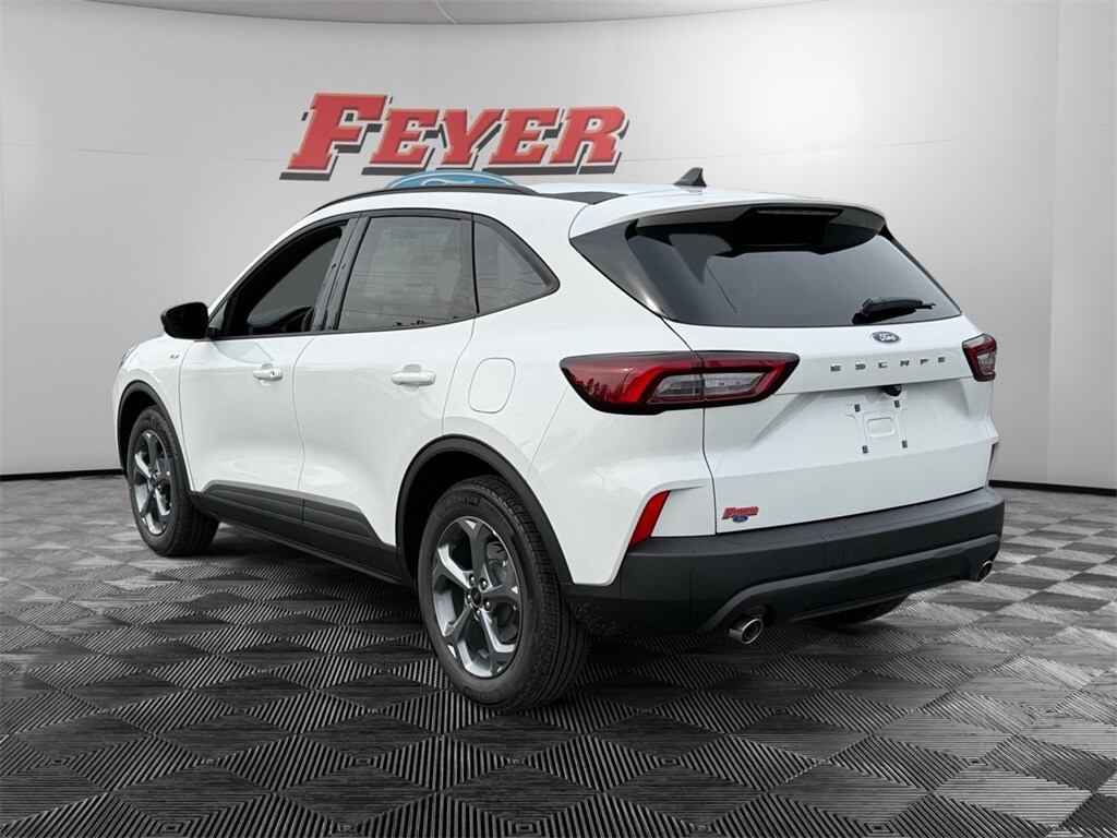 2026 Ford Escape ST-Line photo 2