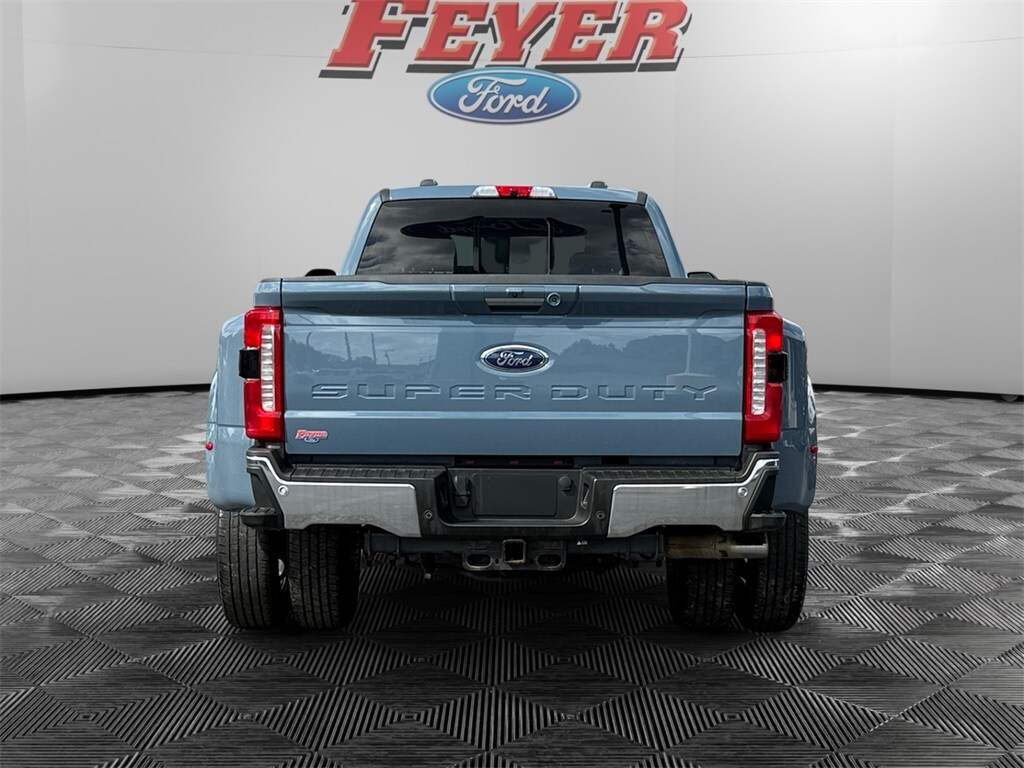 2023 Ford F-350 photo 4