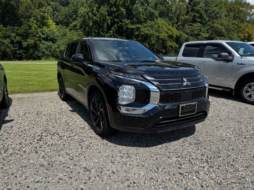 Used 2022 Mitsubishi Outlander SE SUV