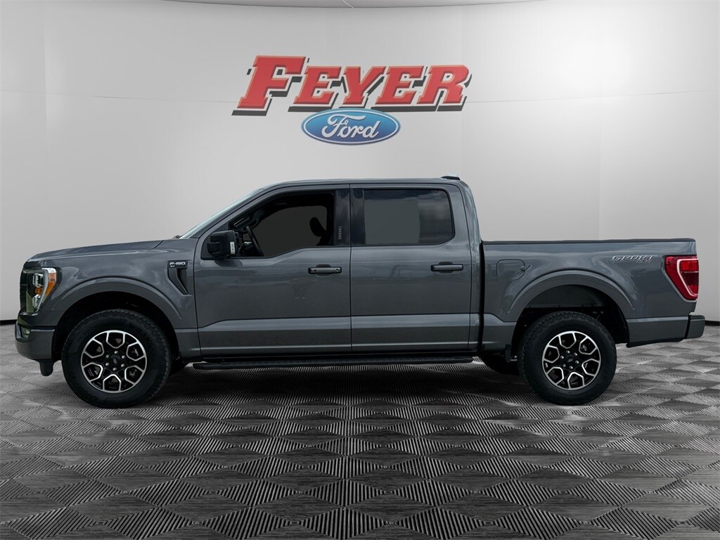 2022 Ford F-150 XLT photo 2