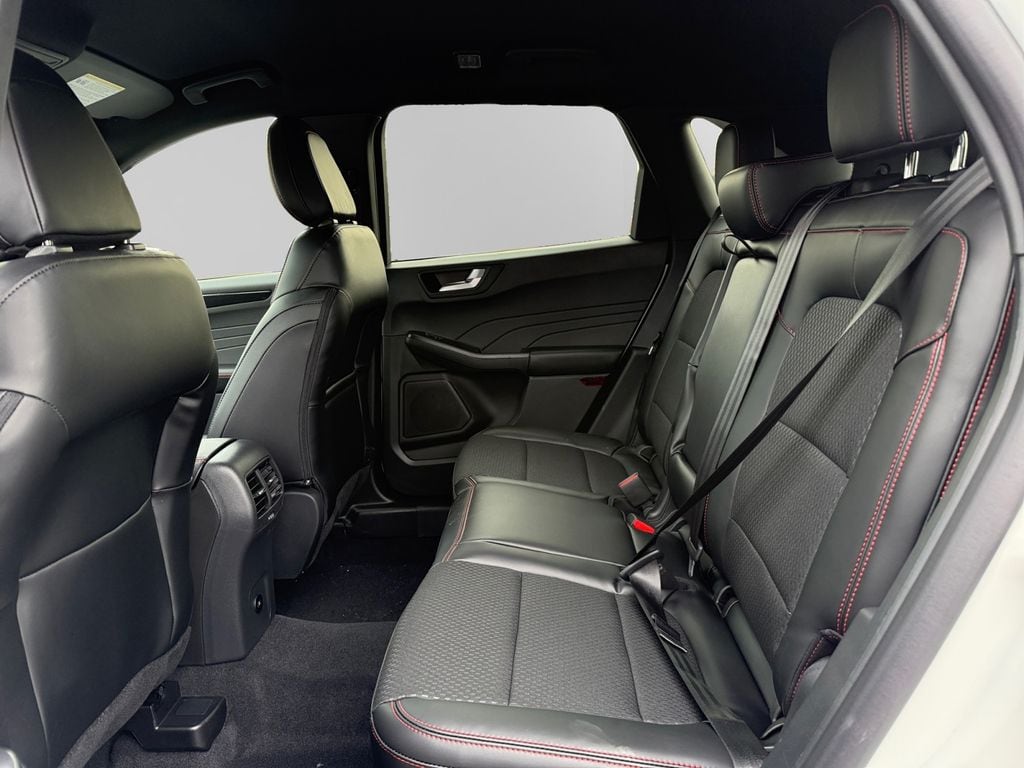 2026 Ford Escape ST-Line - Photo 15