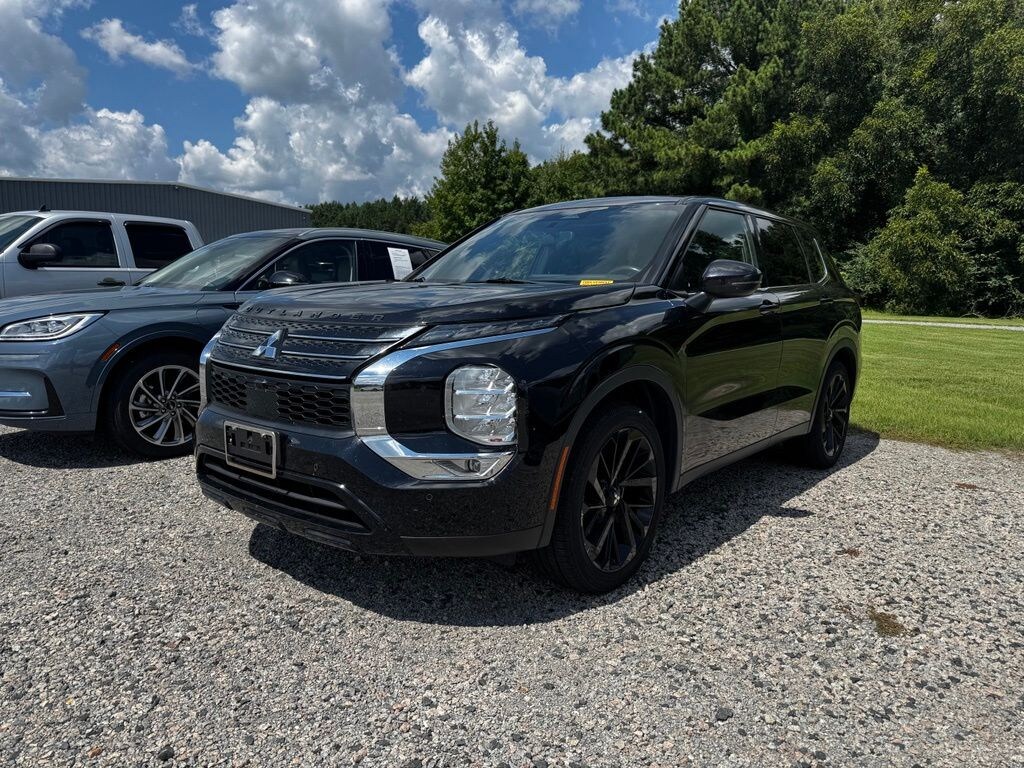 Used 2022 Mitsubishi Outlander SE SUV