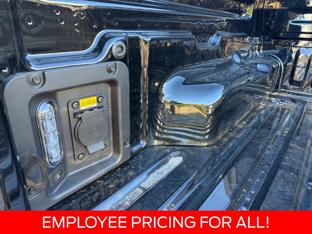 2025 Ford Maverick XLT - Photo 17