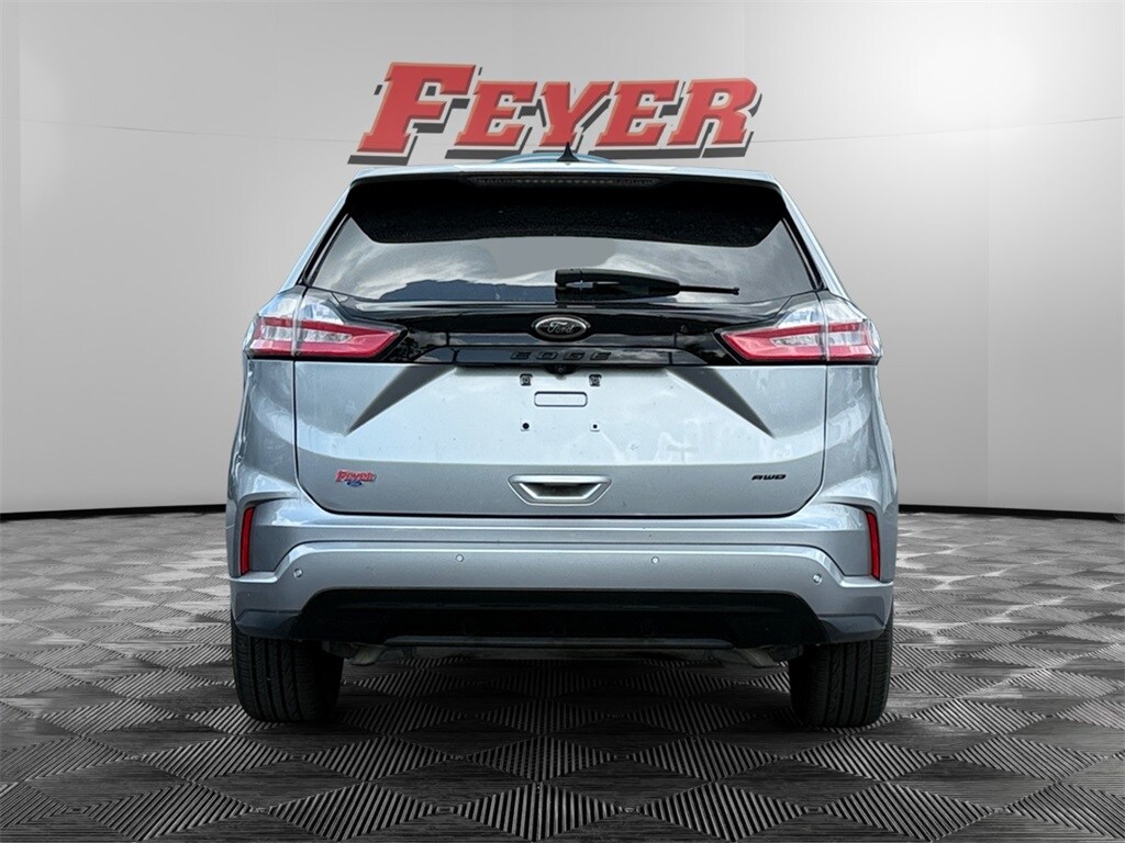 2022 Ford Edge SE photo 4