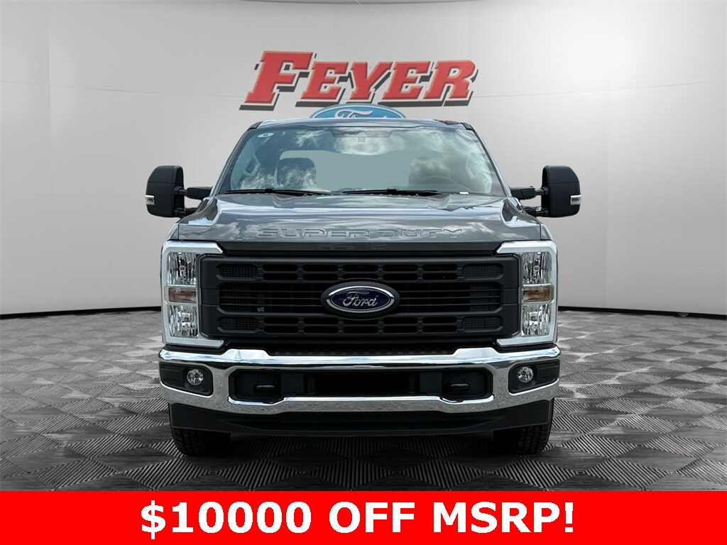 2025 Ford F-350 XL photo 2