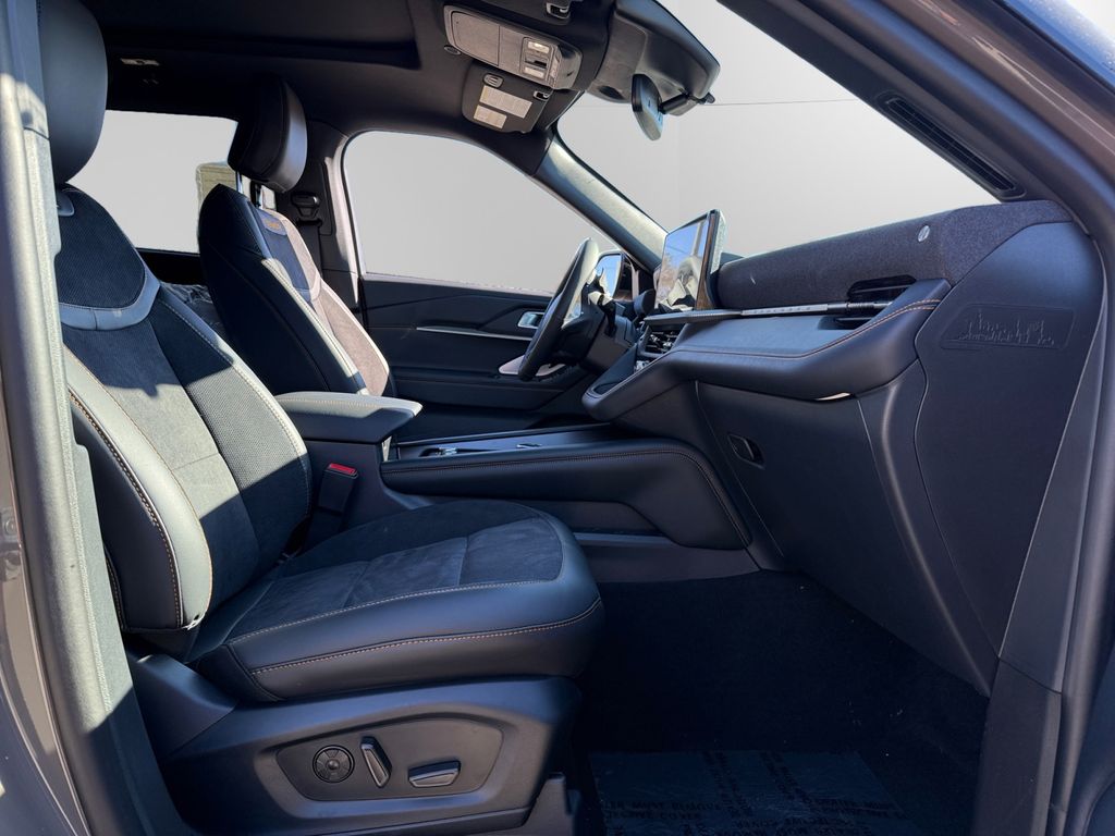 2026 Ford Explorer Tremor - Photo 14