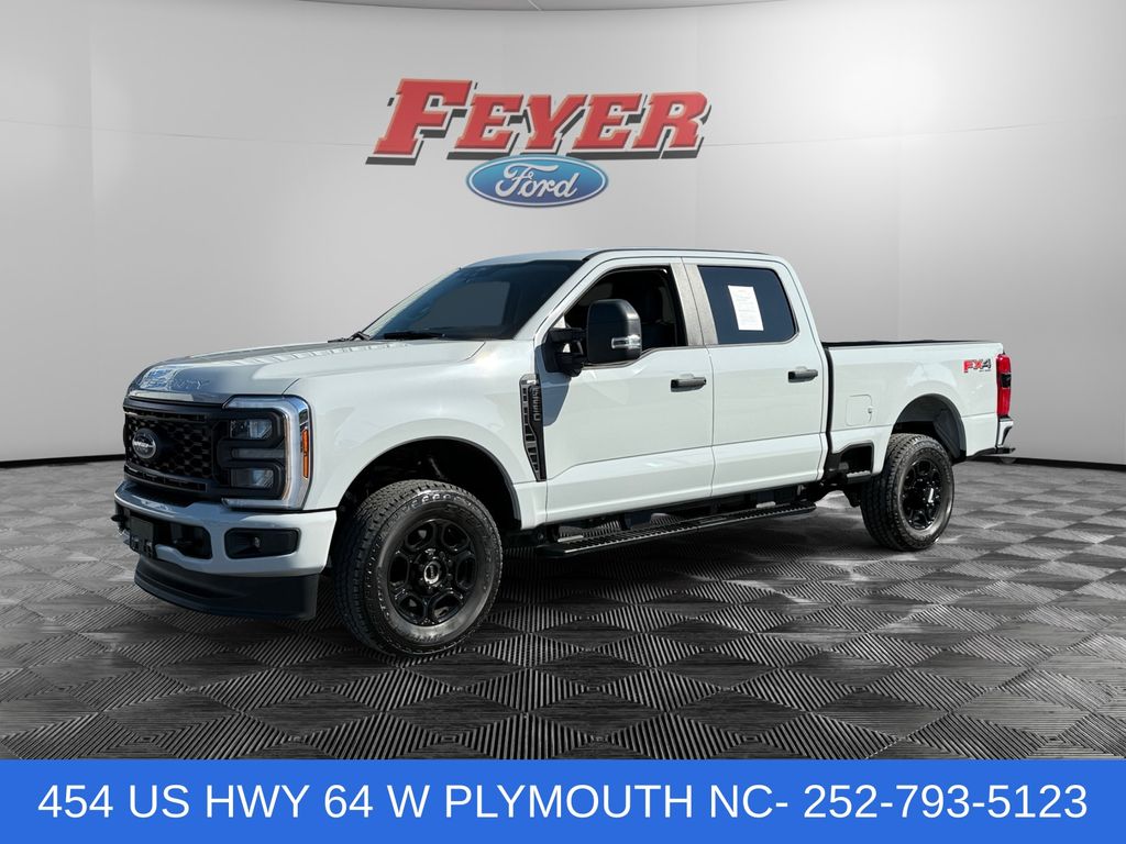 2025 Ford F-250 XL 4x4 Crew Cab 6-3/4' Box's photo