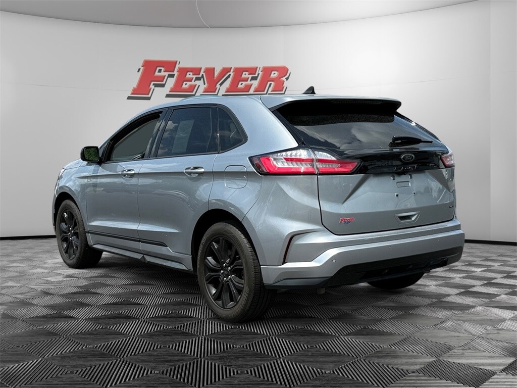 2022 Ford Edge SE photo 3