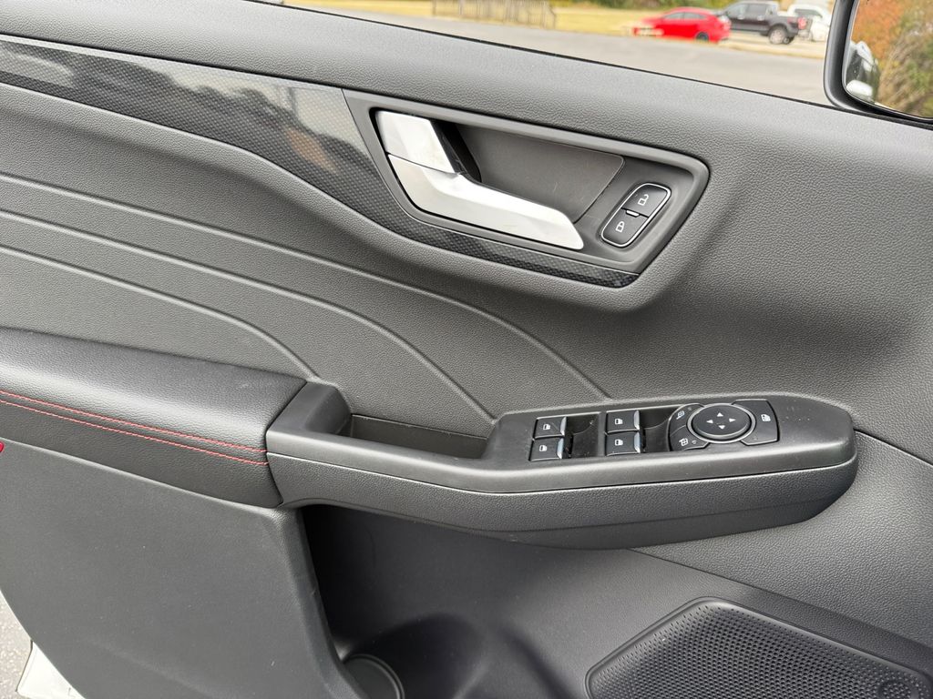 2026 Ford Escape ST-Line - Photo 19