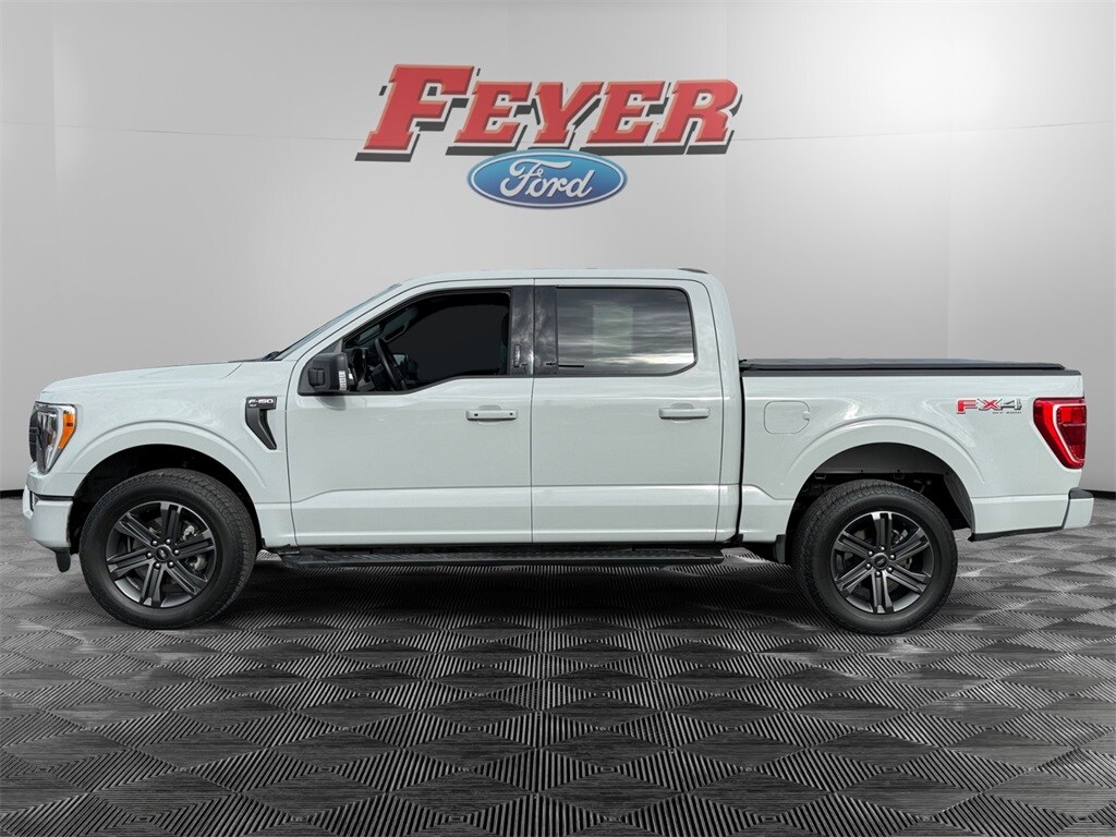 2023 Ford F-150 XLT photo 2
