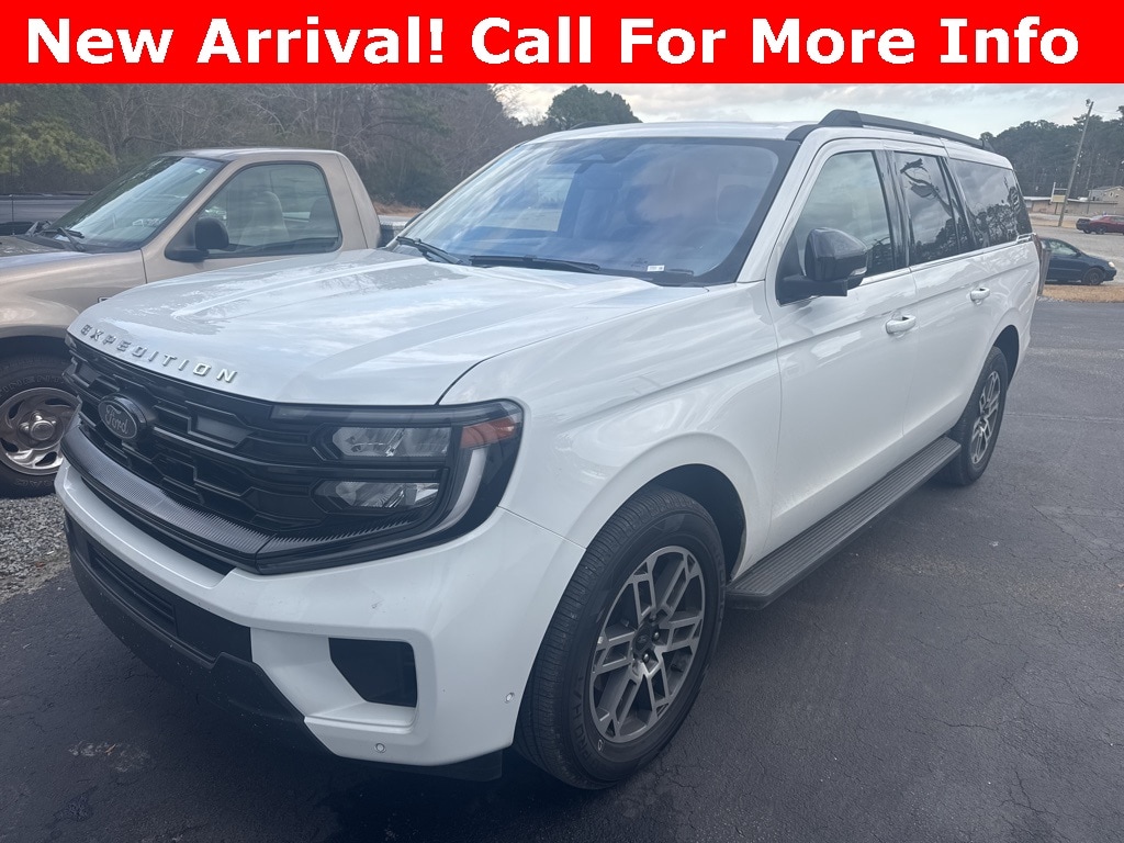 2025 Ford Expedition Active's photo