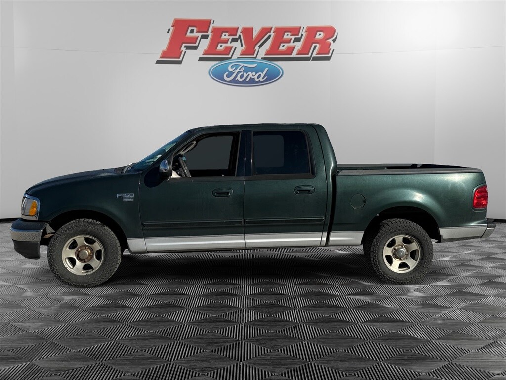 2002 Ford F-150 XLT photo 2