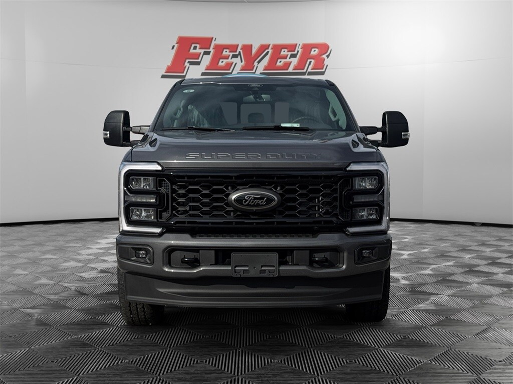 2025 Ford F-250 XLT photo 2
